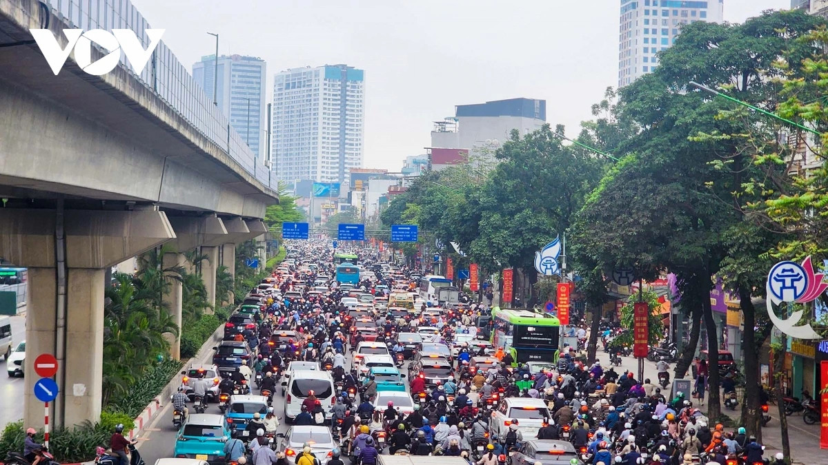 cuc csgt len tieng ve viec cam xe ban tai vao noi do ha noi hinh anh 1