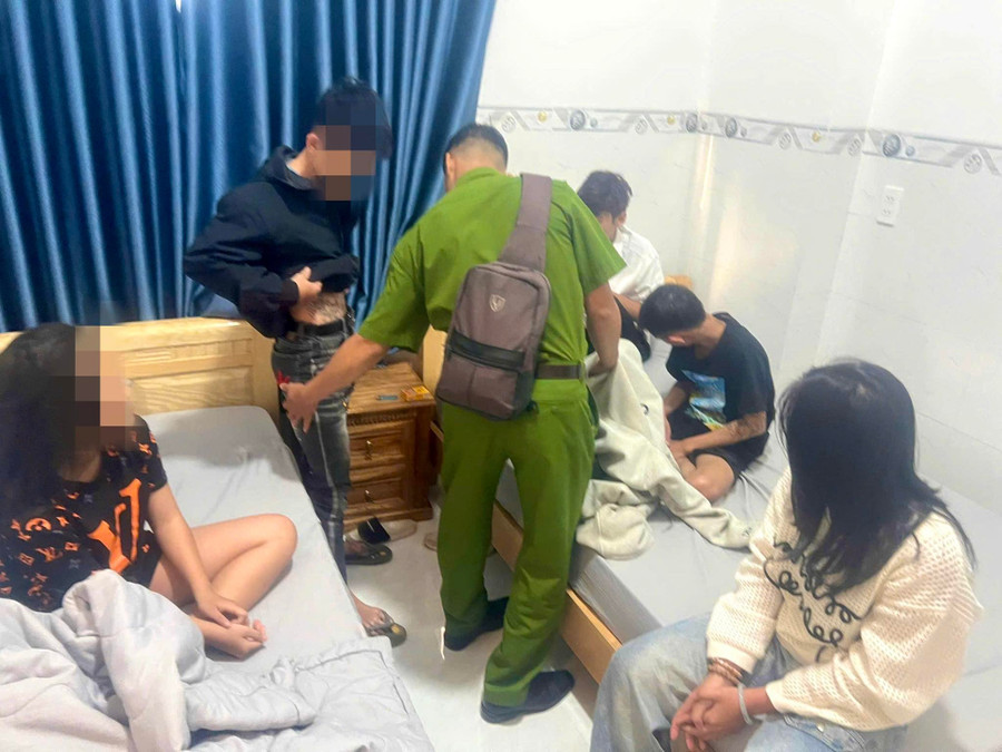 Quen biết qua mạng xã hội, hai bé gái bị xâm hại tại nhà nghỉ - Ảnh 1.