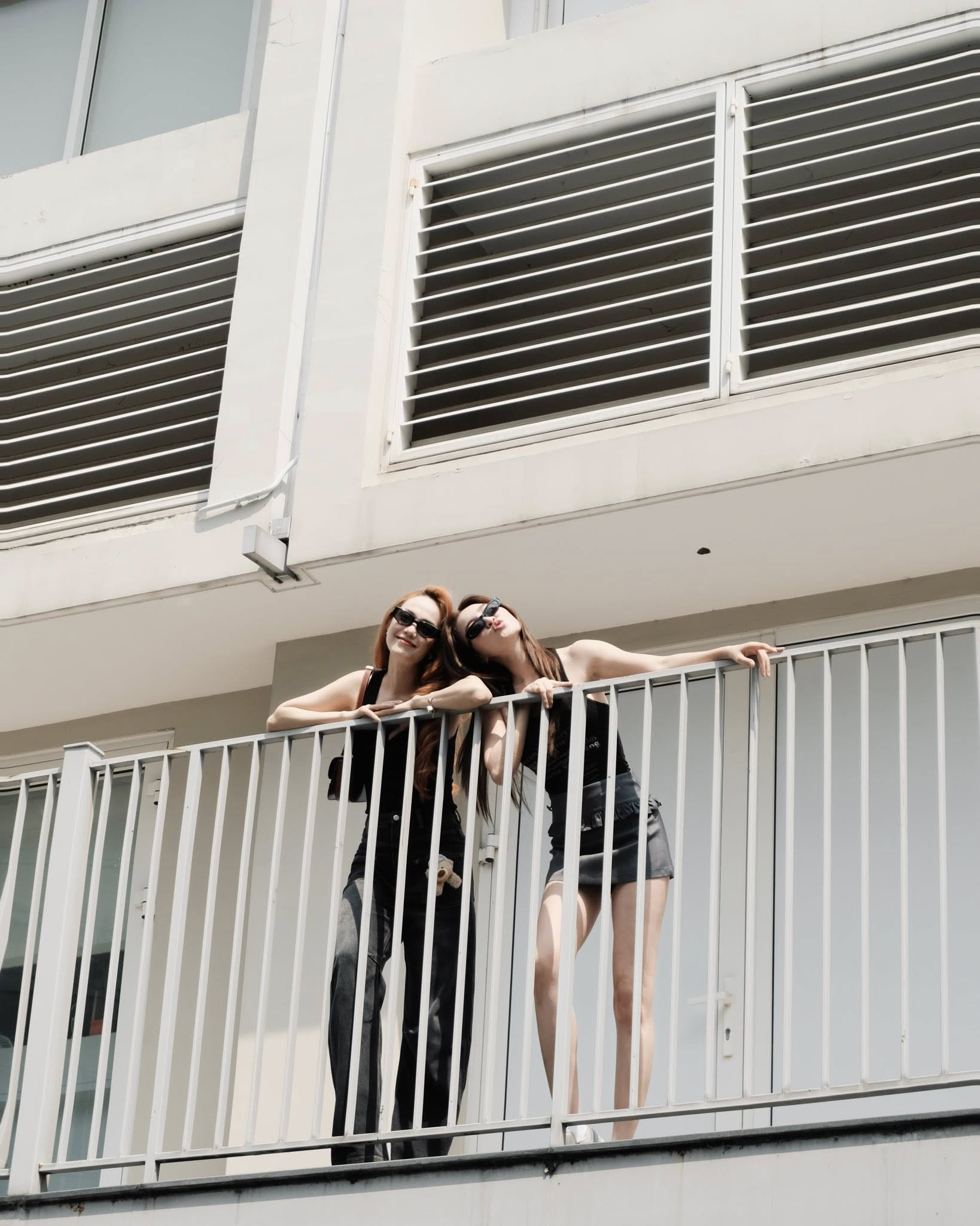 Bóc giá set đồ dạo phố gần 400 triệu của Minh Hằng插图5 Bóc giá set đồ dạo phố gần 400 triệu của Minh Hằng 2026 - Ảnh 9.