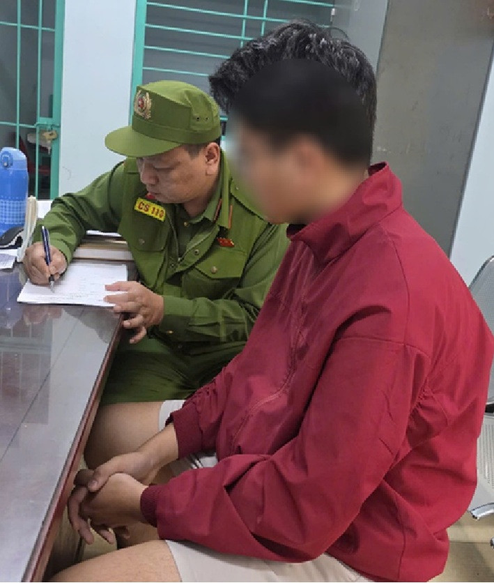 Danh tính nam thanh niên quay lén tại nhà vệ sinh nữ ở Hà Nội - Ảnh 1.