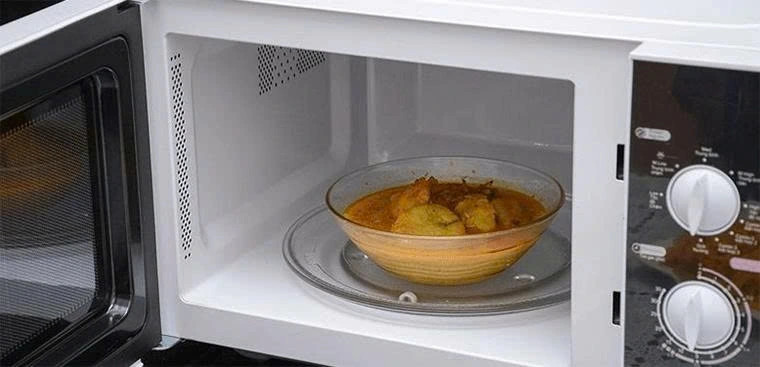 Hâm lại thức ăn thừa: Làm sao để an toàn mà vẫn ngon như mới?插图 ham lai thuc an thua lam sao de an toan ma van ngon nhu moi hinh anh 1