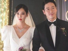 Ngày tái hôn, nghe tiếng con khóc nức nở kèm tiếng đập cửa xé lòng, tôi chỉ muốn cởi ngay váy cưới để chạy về - Ảnh 1