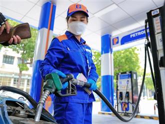 Bộ Chính trị yêu cầu đảm bảo nguồn cung, ổn định giá xăng dầu