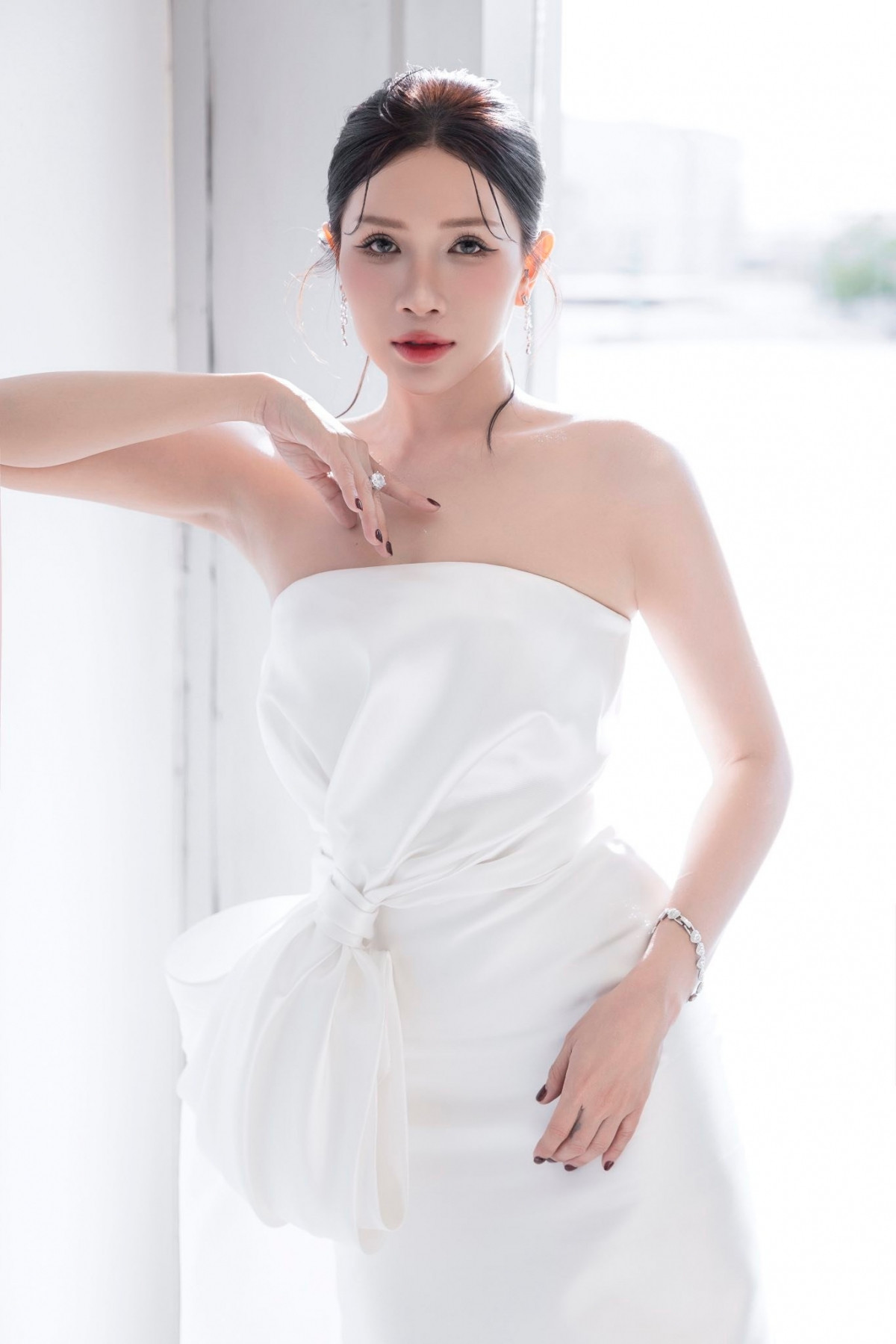 Nhan sắc gợi cảm của nữ chính phim kinh dị 