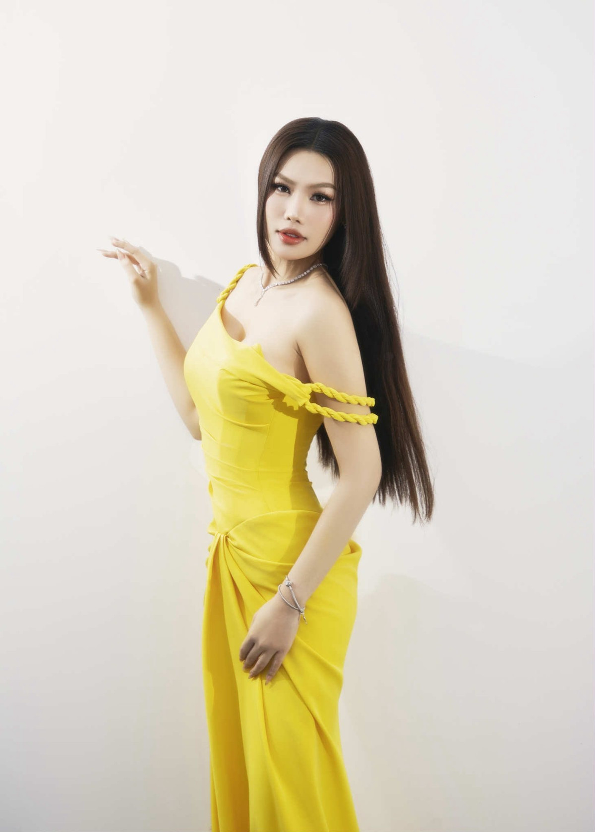 Á hậu Đỗ Cẩm Ly gây chú ý với nhan sắc thăng hạng - Ảnh 6.