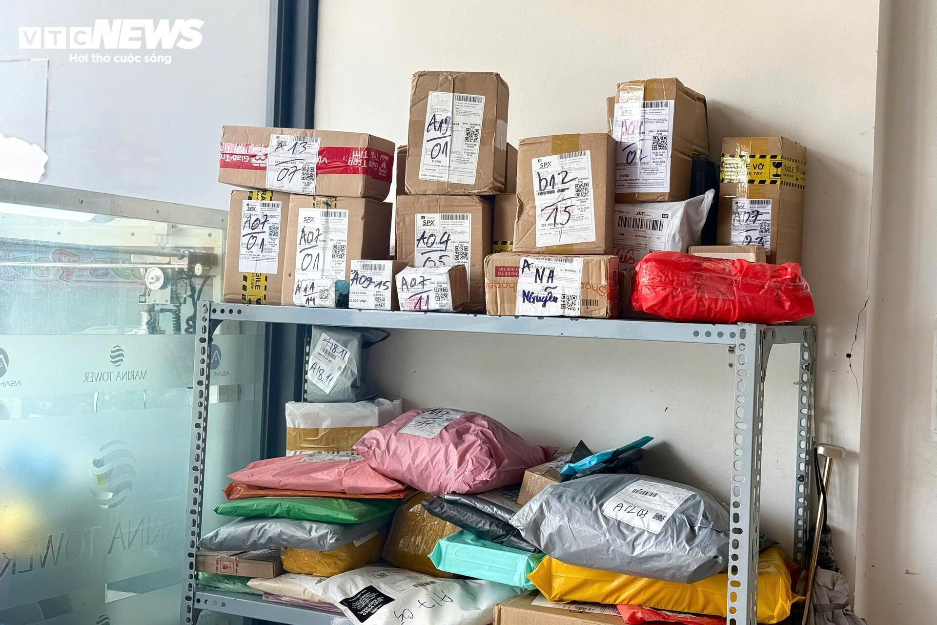 Giá xăng cao, người dân cân nhắc từng lần phải nổ máy xe ra đường - 3