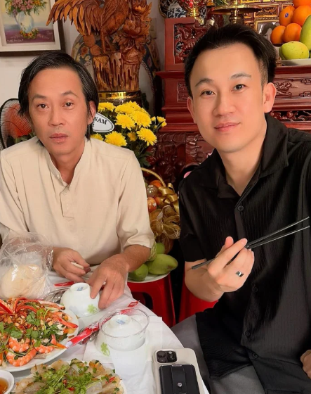 Giữ lối sống kín tiếng, người nhà bất ngờ báo tin về Hoài Linh - Ảnh 2