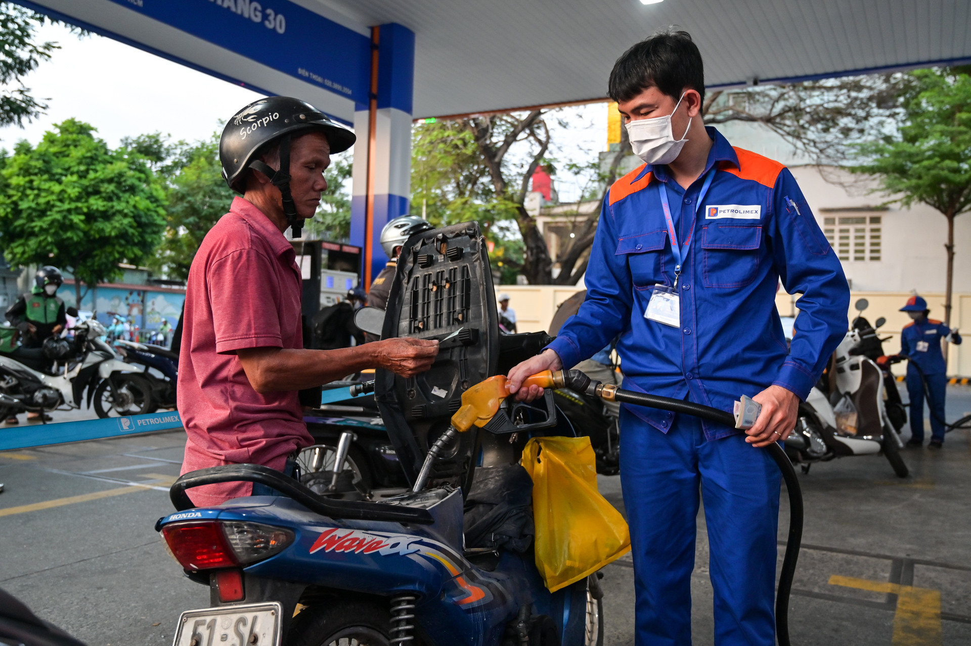 xăng dầu_ nguyễn huế 13.jpg