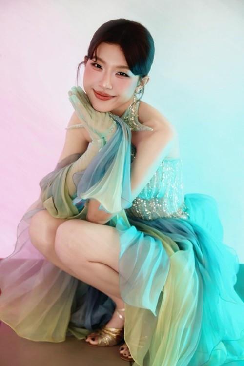 Lamoon xinh tựa 'bạch nguyệt quang', phong cách thời trang ấn tượng - Ảnh 8.