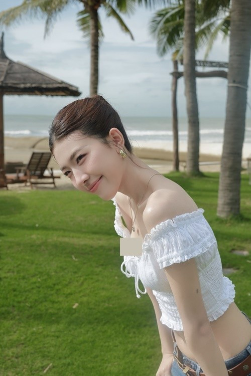 Lamoon xinh tựa 'bạch nguyệt quang', phong cách thời trang ấn tượng - Ảnh 6.