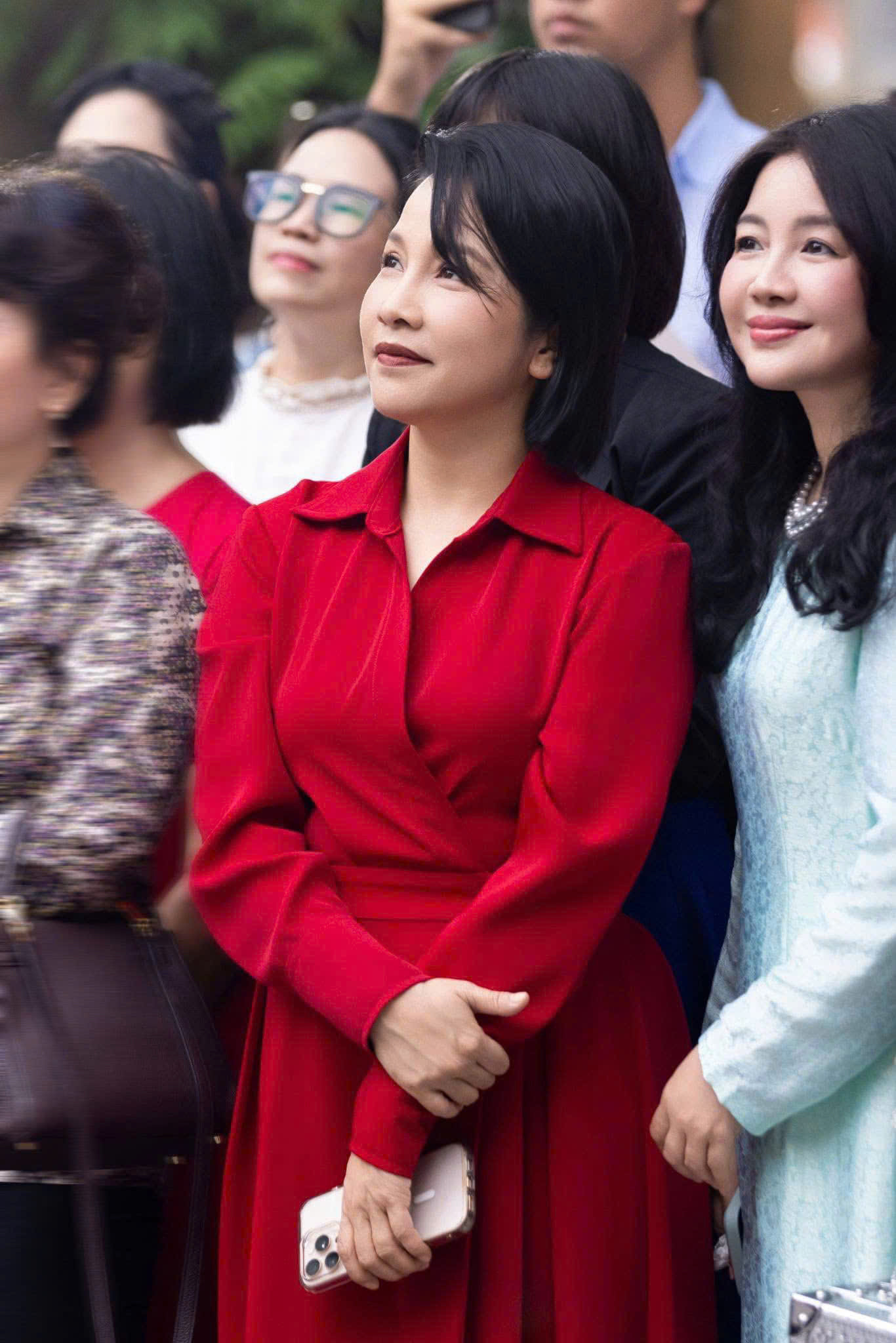 Nữ ca sĩ sống cuộc đời rực rỡ bậc nhất Vbiz: U55 viên mãn trong biệt phủ hơn 10.000m2 - Ảnh 7.