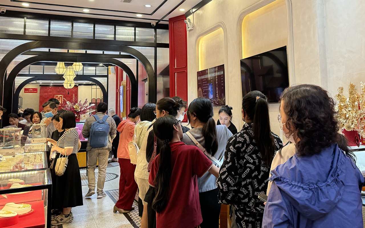 bao tin manh hai.jpg