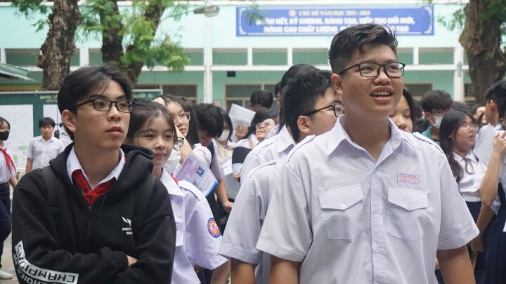 Học sinh dự thi vào lớp 10 tại TP.HCM năm 2025. (Ảnh minh hoạ)