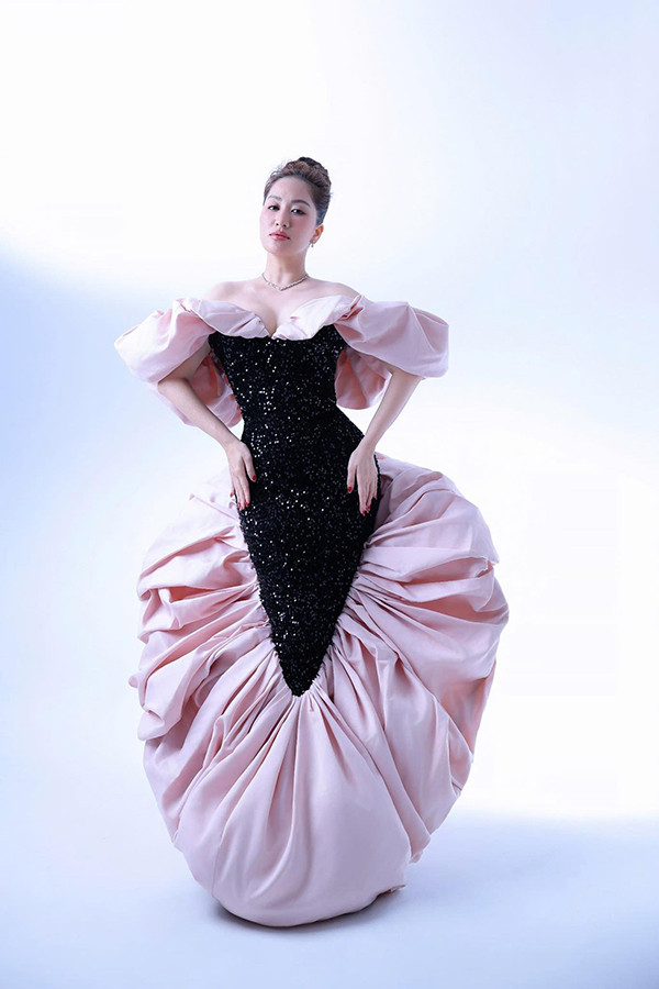 Tuổi 44 rực rỡ của Khánh Thi - Ảnh 4.