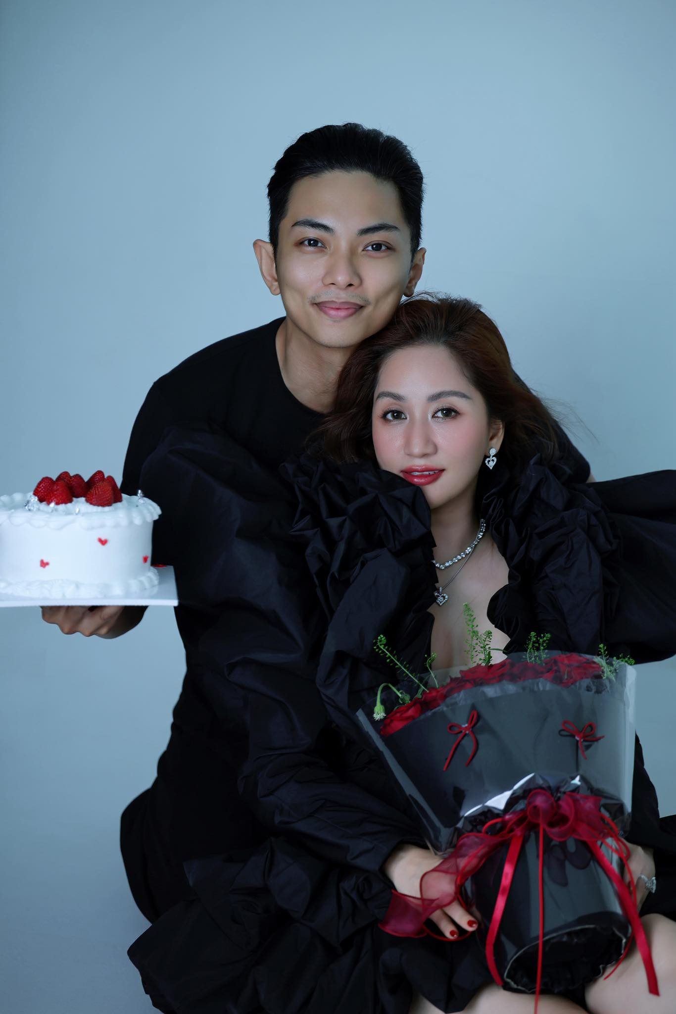 Nhân sinh nhật tuổi 44 của Khánh Thi, Phan Hiển gọi vợ là 'nữ hoàng của anh' - Ảnh 2.