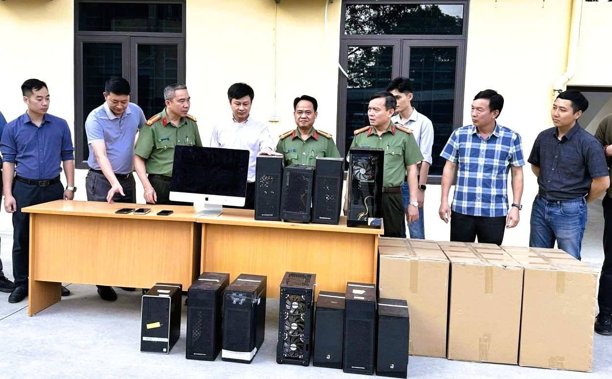 Từ học sinh mê tin học