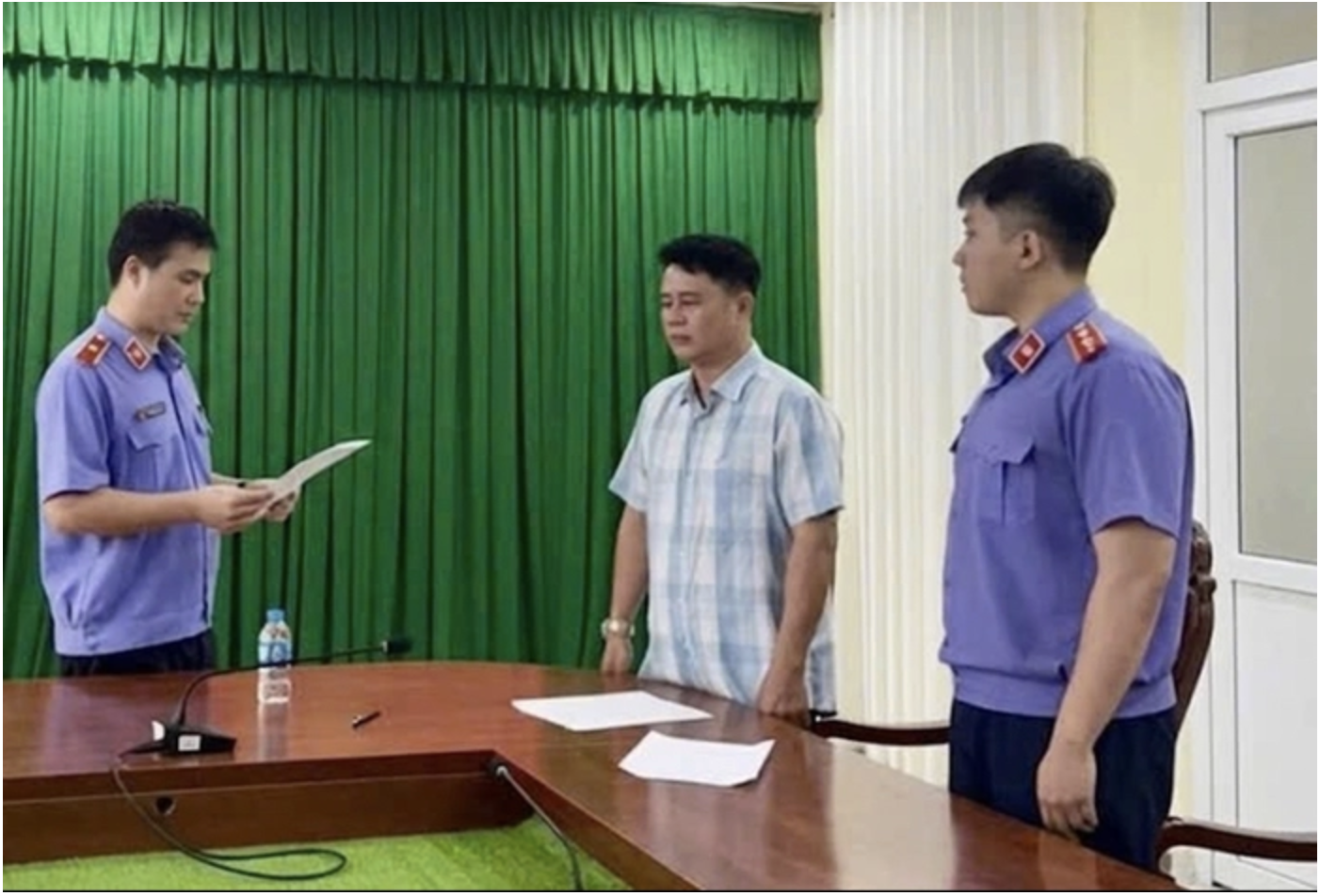 Vụ khởi tố 2 cựu cán bộ công an ở Vĩnh Long: Gia đình nữ sinh nói gì?插图 Khởi tố 2 cựu cán bộ Công an ở Vĩnh Long liên quan đến vụ nữ sinh tử vong - Ảnh 1.