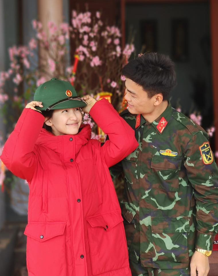 31 tuổi, làn da của Hòa Minzy vẫn căng mướt, bóng khỏe - Ảnh 2.