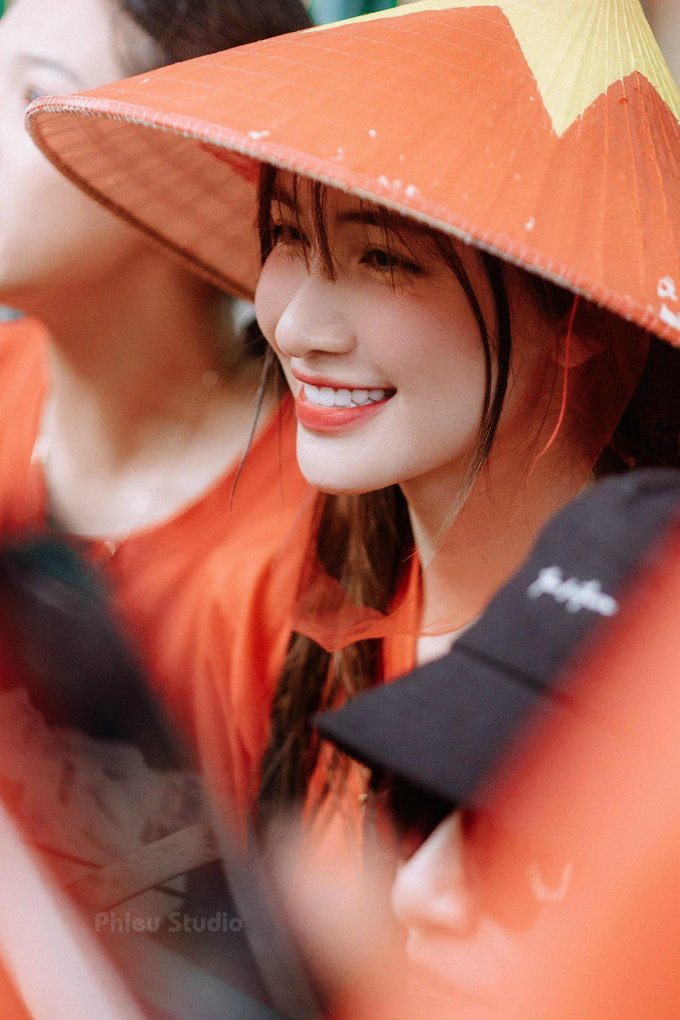 Hòa Minzy tự tin khoe mặt mộc với fan, ai cũng khen vì quá bóng đẹp - Ảnh 10.