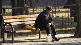 Mua nhà, đón bố mẹ lên ở để báo hiếu nhưng ông bà không hề hạnh phúc như tôi tưởng - Ảnh 1.