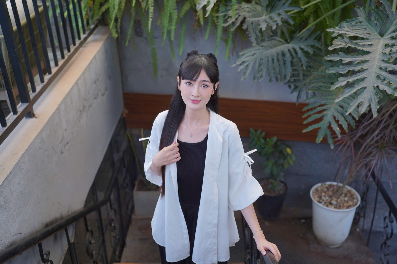 Nhan sắc nữ chính 'Bước chân vào đời' - Ảnh 12.