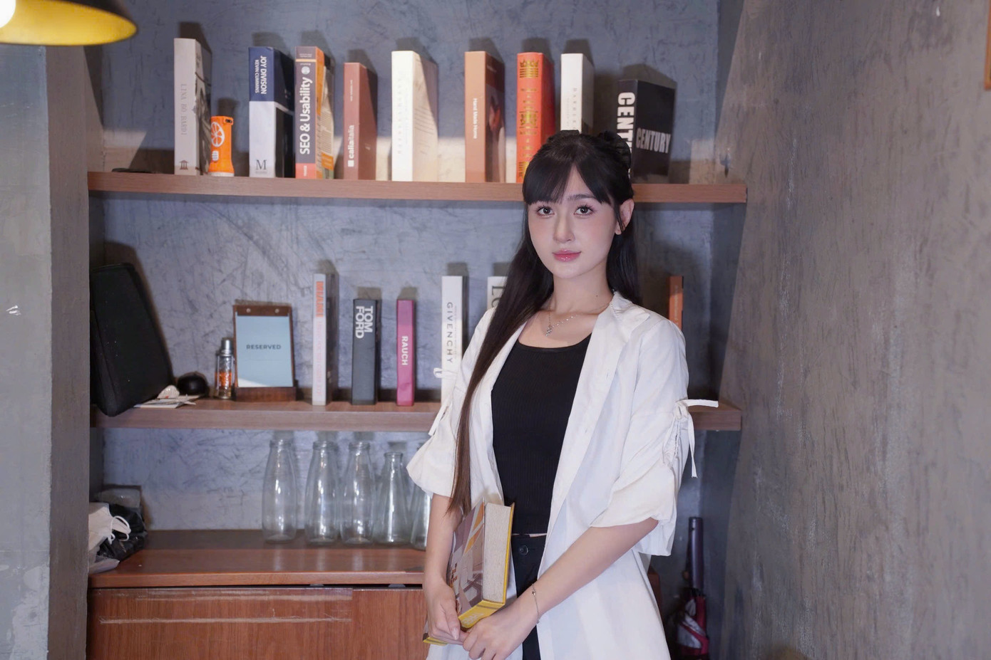 Nhan sắc nữ chính 'Bước chân vào đời' - Ảnh 11.