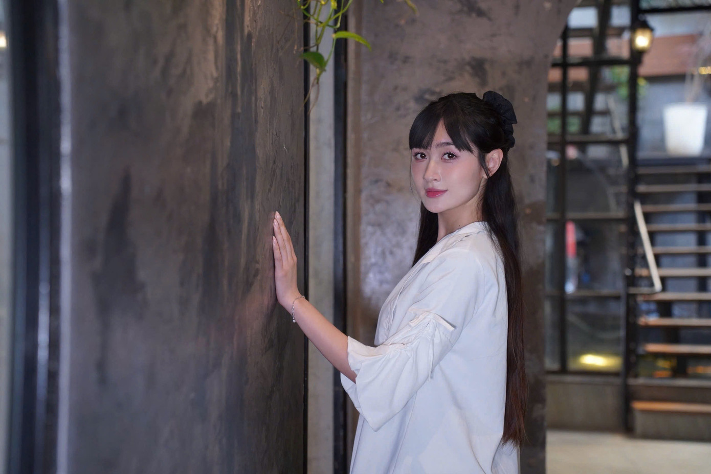 Nhan sắc nữ chính 'Bước chân vào đời' - Ảnh 5.