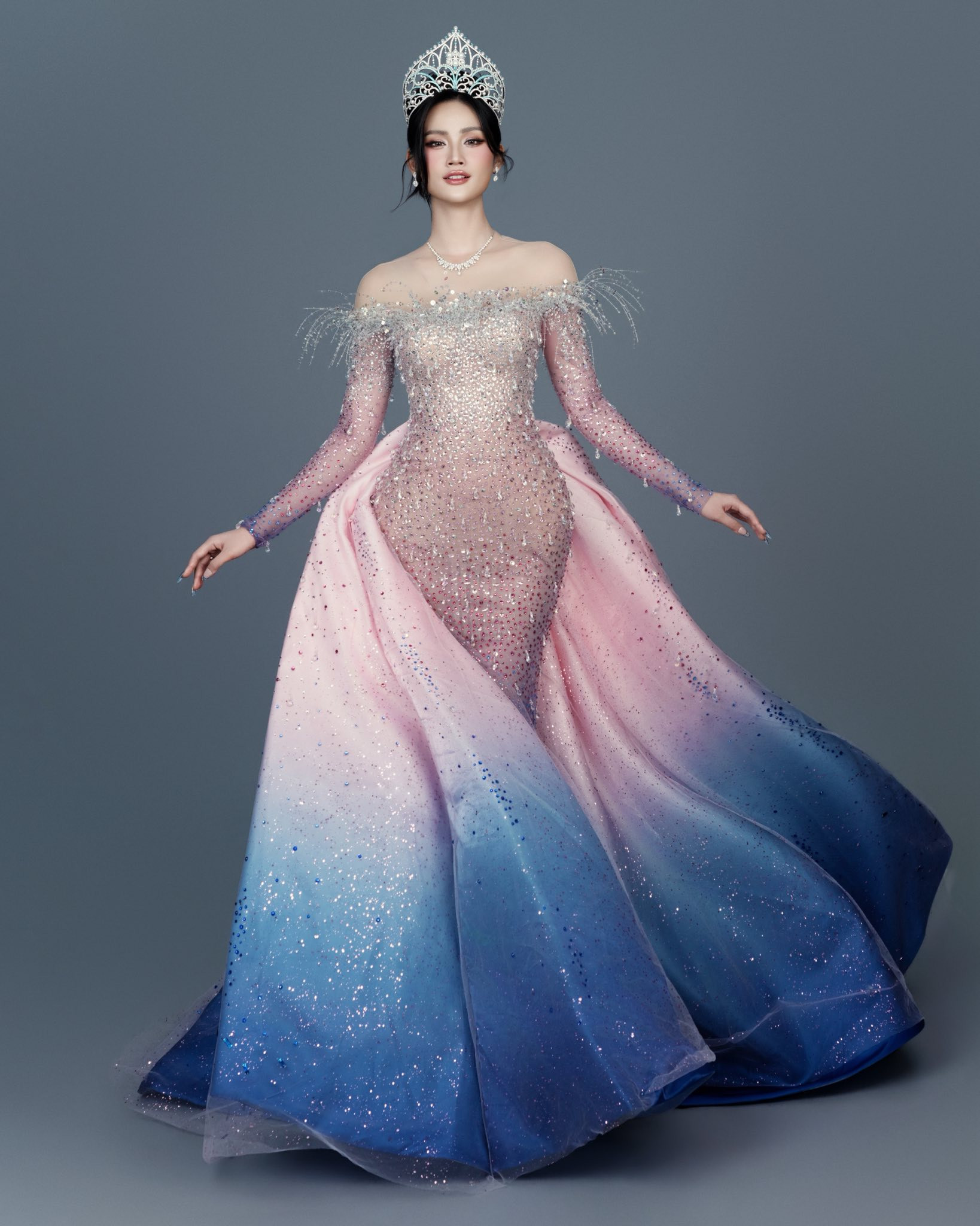 Đương kim Miss World Vietnam 2025 và khoảnh khắc cuối cùng của Hoa hậu Ý Nhi - Ảnh 2.