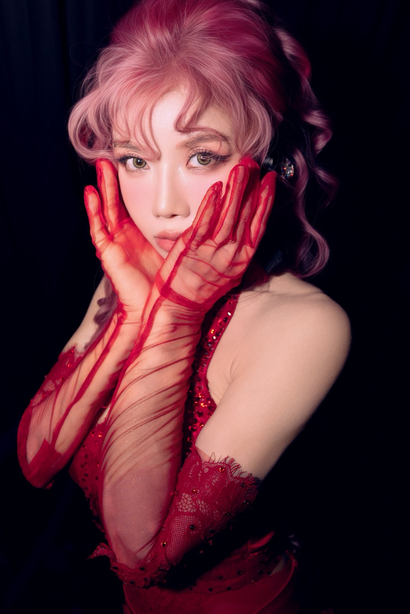 Làn da không tuổi của mỹ nhân Hà thành 'theo chân' Chi Pu thi 'Đạp gió 2026' ở xứ Trung - Ảnh 9.