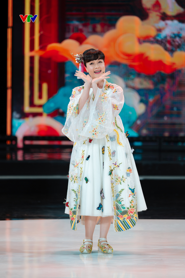 Nghệ sĩ Vân Dung cho biết dù lần này chỉ tham gia một tiểu phẩm ngắn, nhưng chị tin rằng tiết mục vẫn đủ sức mang lại tiếng cười và những nỗi niềm sâu sắc cho khán giả.