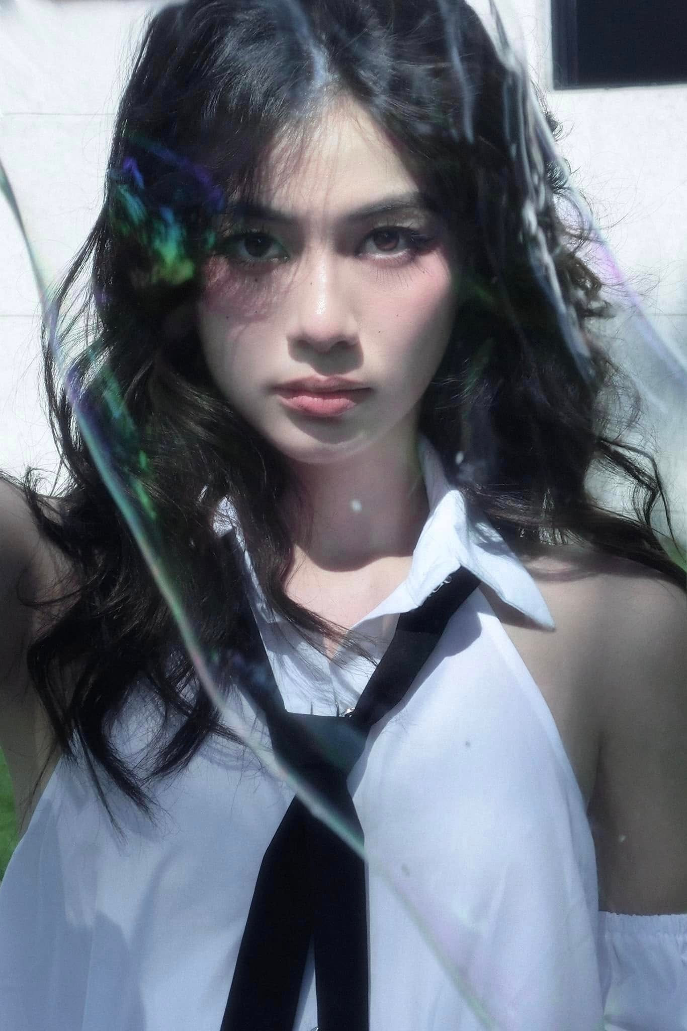 Nhan sắc bạn gái nam thần showbiz Việt - Ảnh 13.