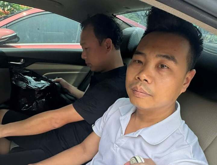 Hai kẻ trong vụ hành hung nam sinh ở Hà Nội.