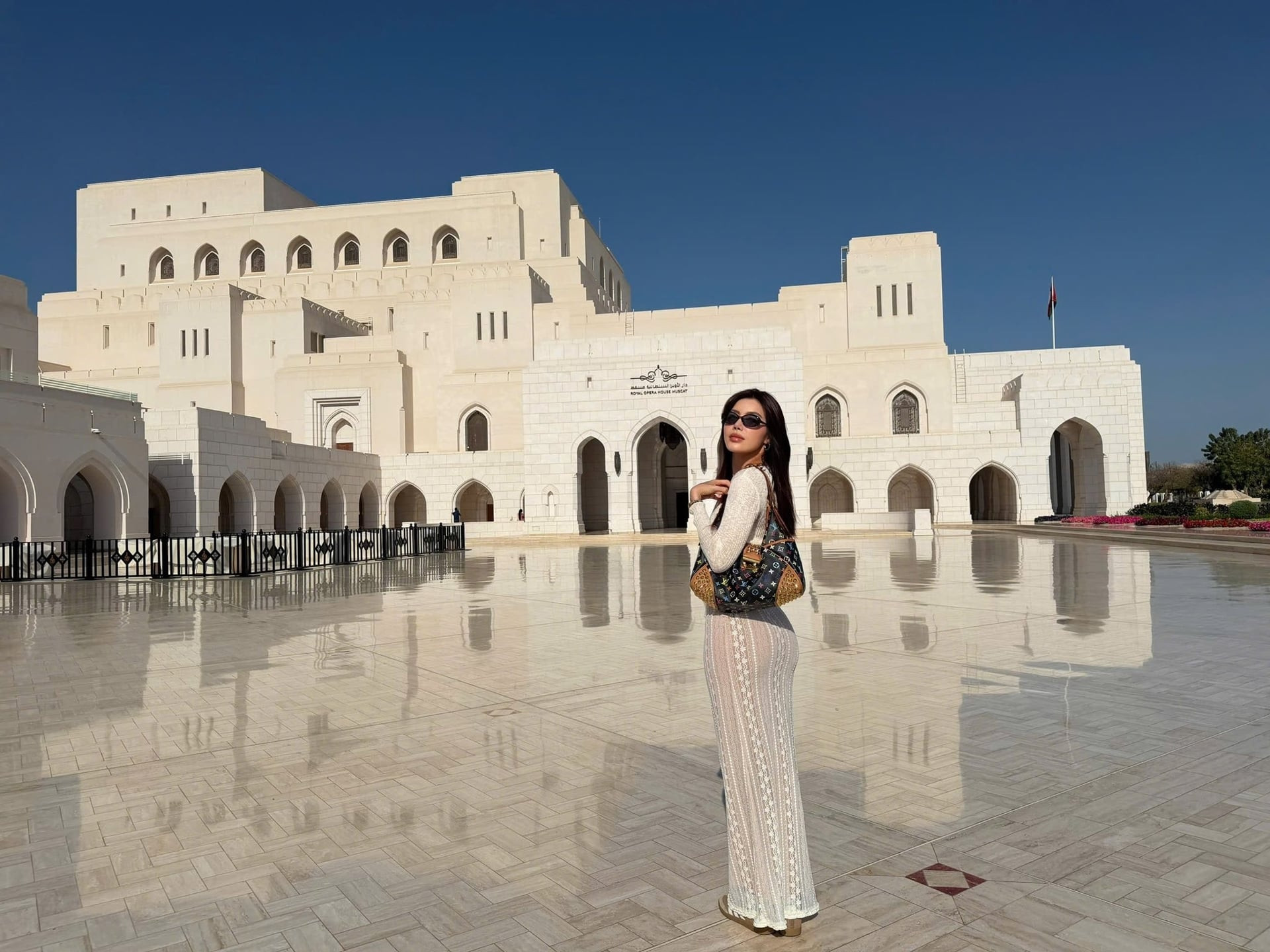 Nghệ sĩ Việt xuất ngoại đầu năm: Người nghỉ dưỡng, người kẹt ở Trung Đông插图10 Nghệ sĩ Việt xuất ngoại đầu năm: Người nghỉ dưỡng, người kẹt ở Trung Đông插图10