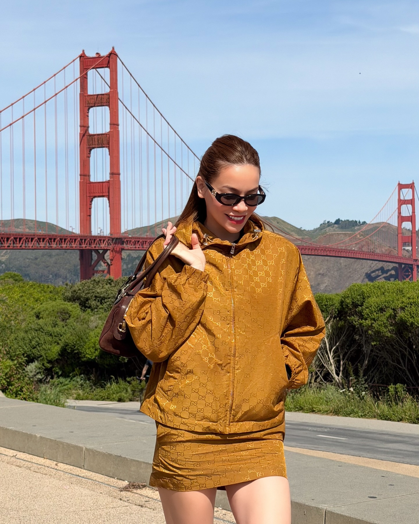 9 năm bên nhau của Hồ Ngọc Hà – Kim Lý插图3 Cặp song sinh nhà Hồ Ngọc Hà chứng kiến khoảnh khắc kỉ niệm 9 năm hẹn hò của bố mẹ - Ảnh 4.