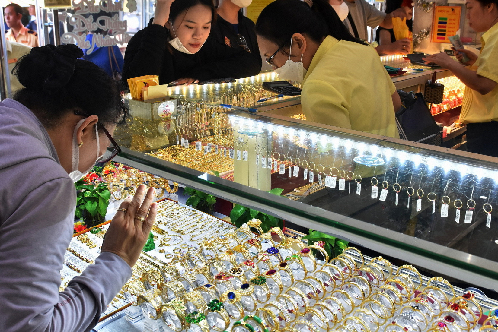 Giá vàng hôm nay, 31-3: Tiếp tục đà tăng - Ảnh 1.