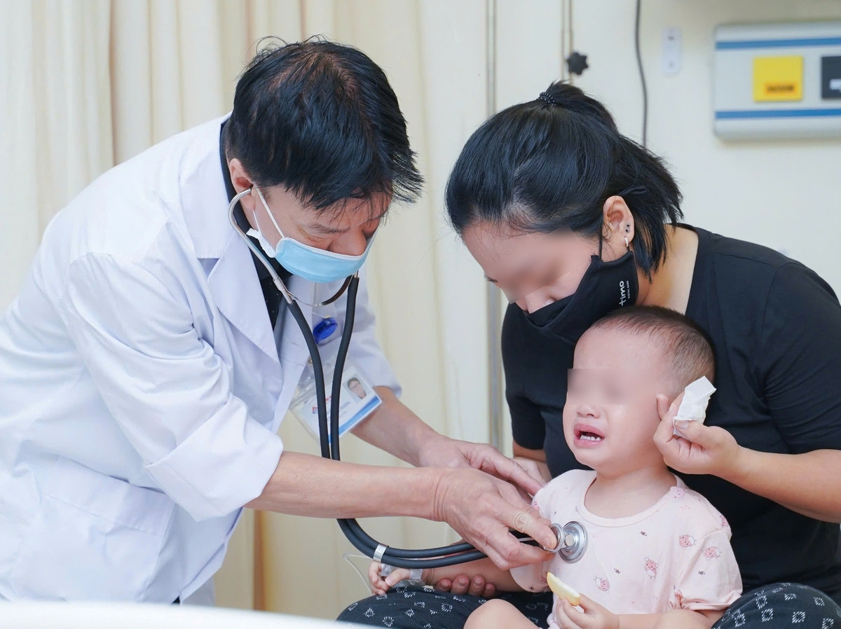 Virus EV71 tấn công trẻ mắc tay chân miệng, gây biến chứng thần kinh nguy hiểm插图1