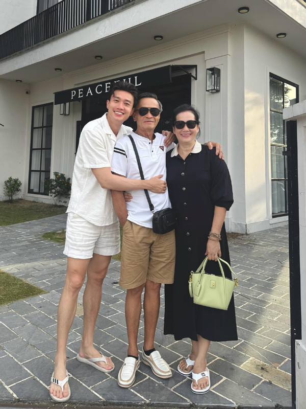 Nam diễn viên nổi tiếng VFC bị đồn cầu hôn Ngọc Trinh là ai? - Ảnh 5.