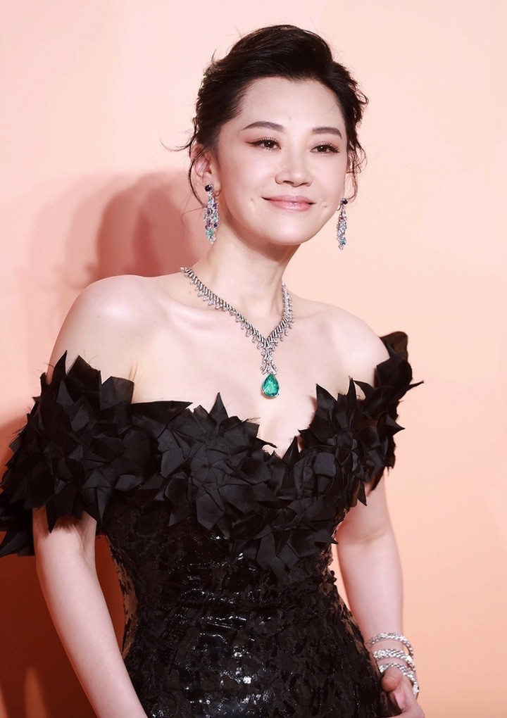 Nhan sắc nữ diễn viên ở tuổi 57.