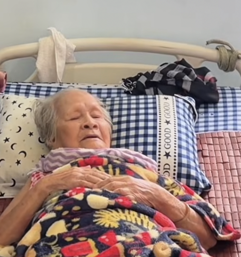 Nghệ sĩ cải lương 98 tuổi nằm liệt giường - Ảnh 2.