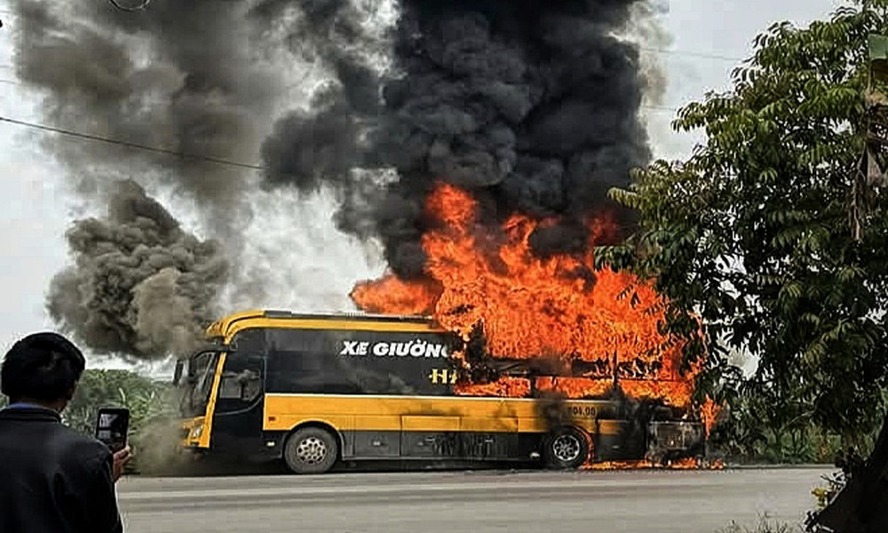cháy xe khách bắc ninh.jpg