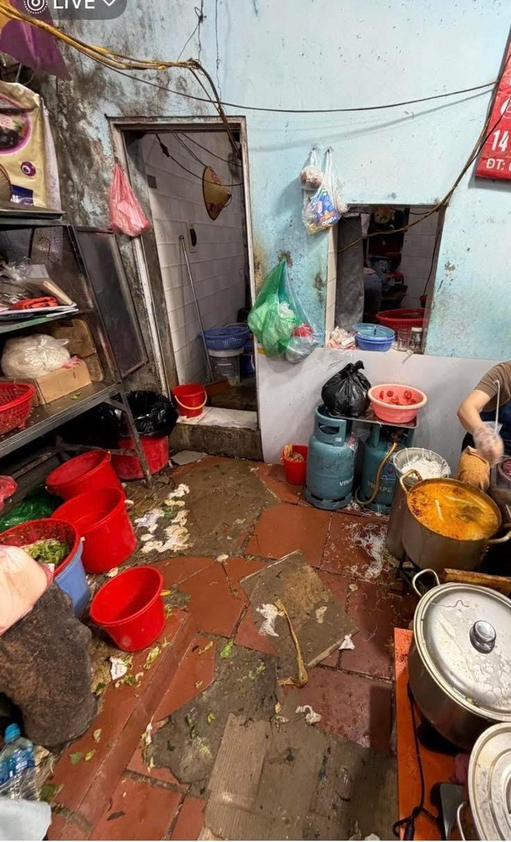 Du khách Trung Quốc phản ánh quán bún riêu ở phố cổ Hà Nội