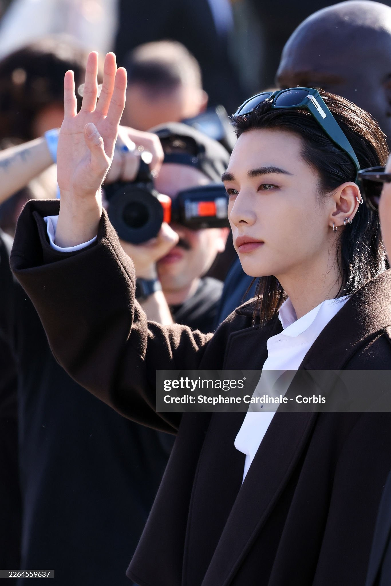 paris-fashion-week-dior-hyunjin-d.jpg