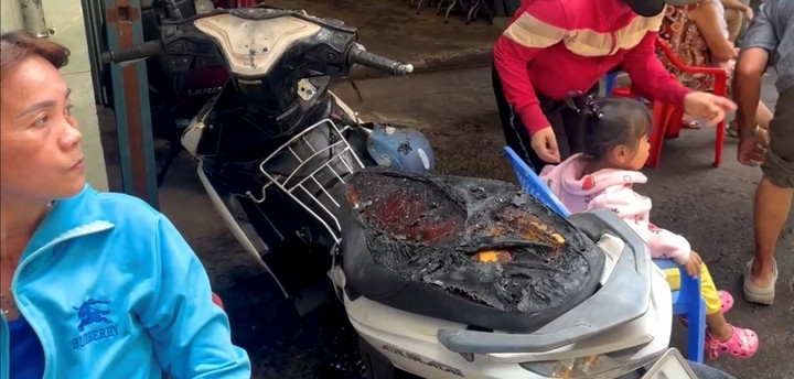 Tài sản có giá trị bị cháy, hư hỏng nặng. (Ảnh: B.L)