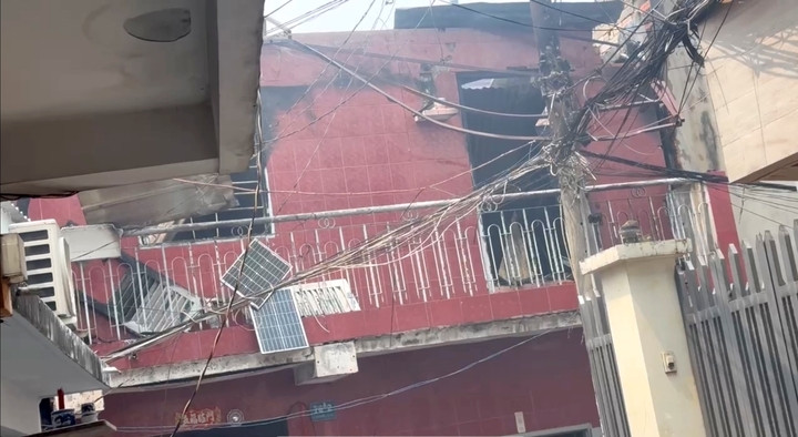 5 căn nhà trong hẻm đã bị cháy. (Ảnh: B.L)