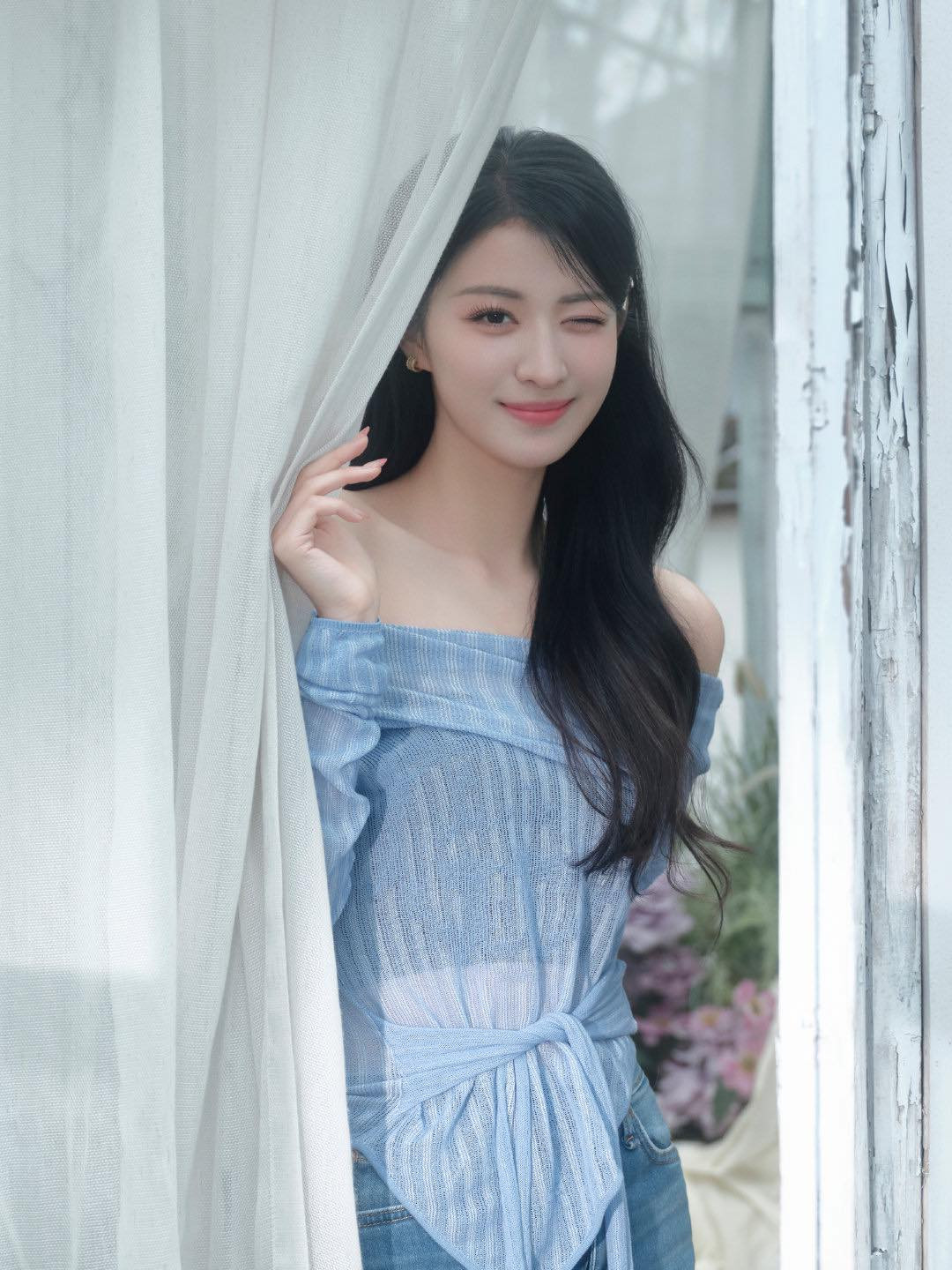 Vận đỏ như son đúng ngày 9/3/2026, 3 con giáp nhận lộc khủng từ Thần Tài, vàng bạc lấp lánh khắp nhà, sự nghiệp suôn sẻ trăm đường - Ảnh 1