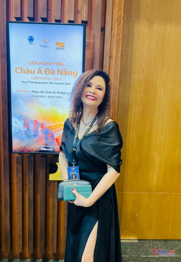 NSND Minh Châu ở tuổi 70: Con gái mời qua Mỹ sinh sống nhưng thích ở Việt Nam hơn - Ảnh 3.