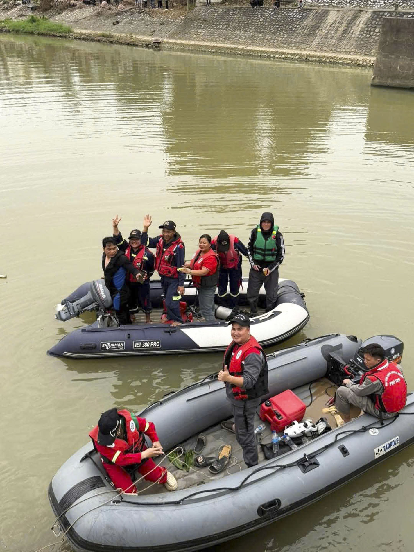 nhảy cầu hưng yên.JPG