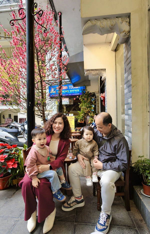 NSƯT Nguyệt Hằng: 'Tôi tin rằng ông trời không bắt ai khổ mãi'插图6 NSƯT Hằng: 'Chúng tôi từng nghèo đến mức phải vay mượn khi sinh con' - Ảnh 12.