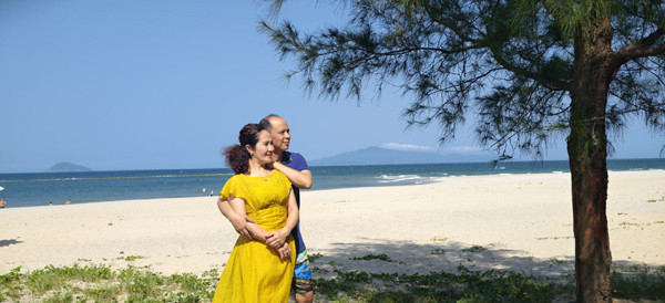 NSƯT Nguyệt Hằng: 'Tôi tin rằng ông trời không bắt ai khổ mãi'插图1 NSƯT Hằng: 'Chúng tôi từng nghèo đến mức phải vay mượn khi sinh con' - Ảnh 3.