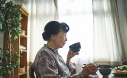 10 năm làm giúp việc cho bà cụ giàu có, tôi nhận được món quà ấm lòng sau ngày bà ra đi - Ảnh 1.